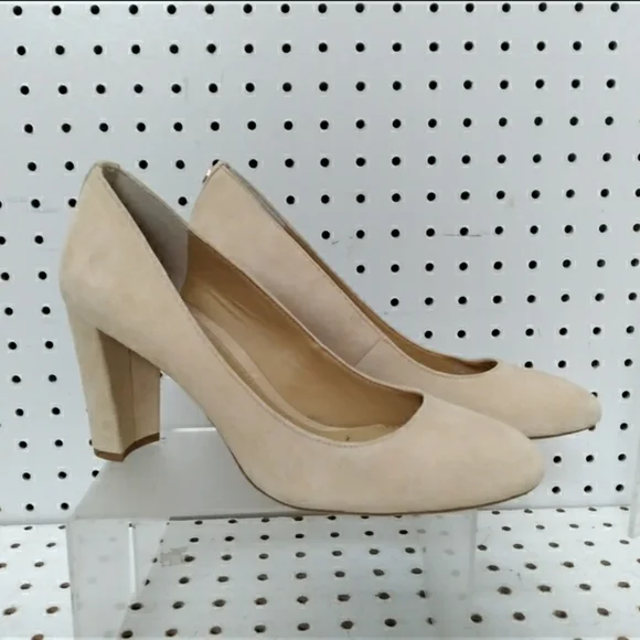 Lauren Ralph Lauren Beige Women's Shoes | Logo High Heel Suede Pump Size 8.5 B - Picture 1 of 9